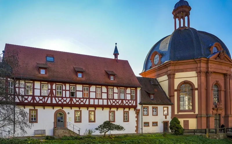 Benediktushof Holzkirchen, Kloster