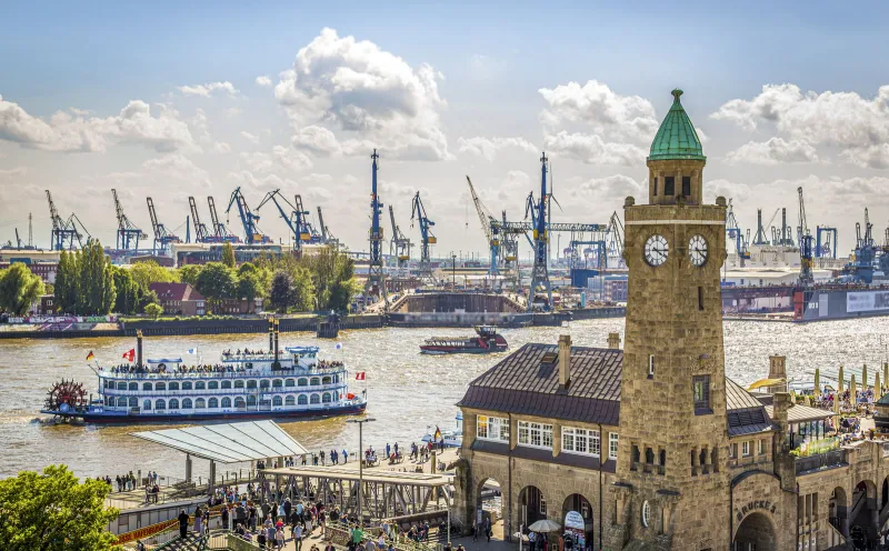 Hamburg, St. Pauli Landungsbrücke