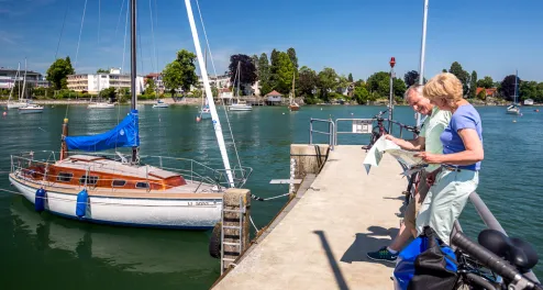 Radfahren und Segeln am Bodensee